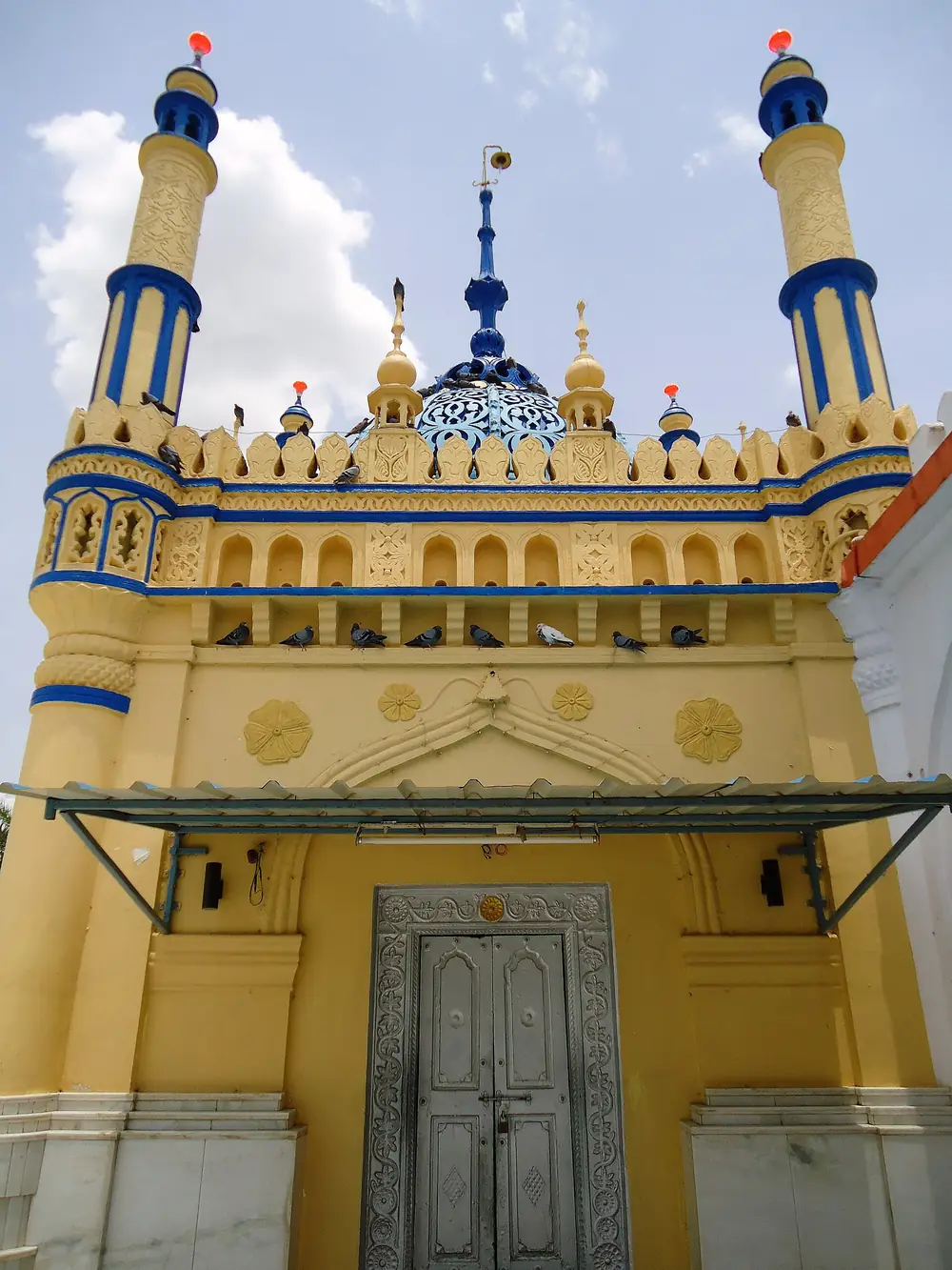 Ameen Peer Dargah, the yellow-and-blue shrine in Kadapa city